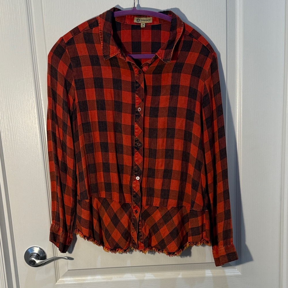 Democracy Red and Black Plaid Shirt Distressed Bottom Button Up Long Sleeve M